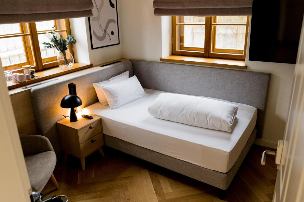 Bob W Peterhof Aparthotel ฟรายซิง ภายนอก รูปภาพ