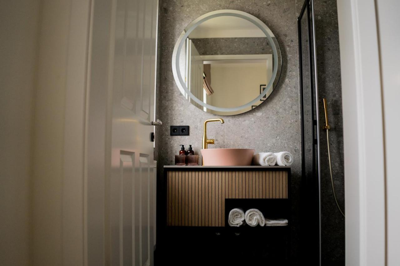 Bob W Peterhof Aparthotel ฟรายซิง ภายนอก รูปภาพ